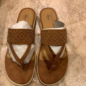 Like new Bass Sandals